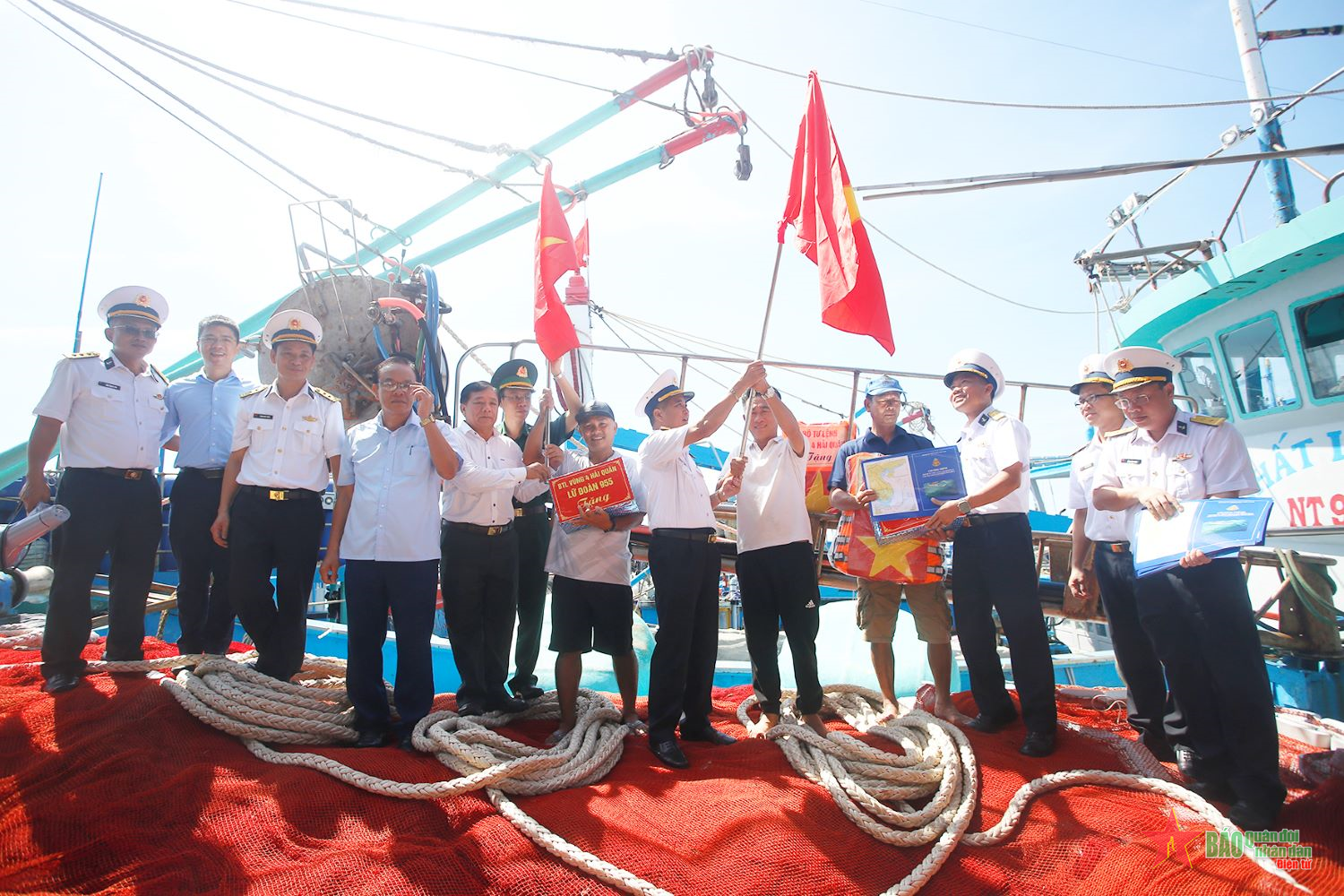 Chương trình Hải quân Việt Nam làm điểm tựa cho ngư dân vươn khơi, bám biển tại Ninh Thuận